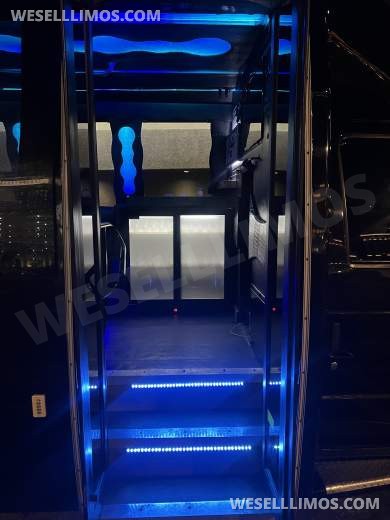2013 Federal Coach Ford E450 Limo Bus First $35000 takes it - Limo Bus for Sale in Las Vegas, NV - Photo 12