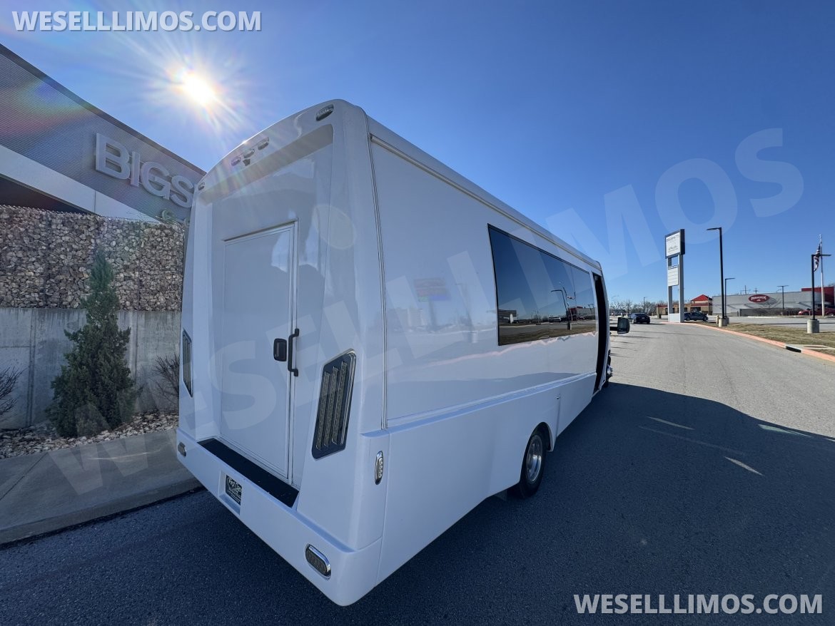 Shuttle Bus for Sale in Springfield, MO - Photo 15