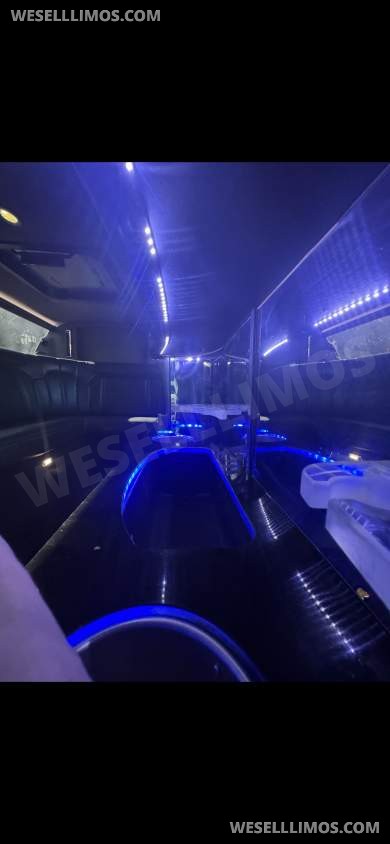 2016 Executive Lincoln MKT Limousine - Limousine for Sale in Los Angeles, CA - Photo 22