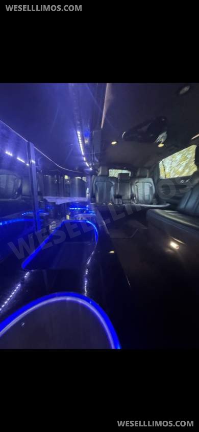 2016 Executive Lincoln MKT Limousine - Limousine for Sale in Los Angeles, CA - Photo 24