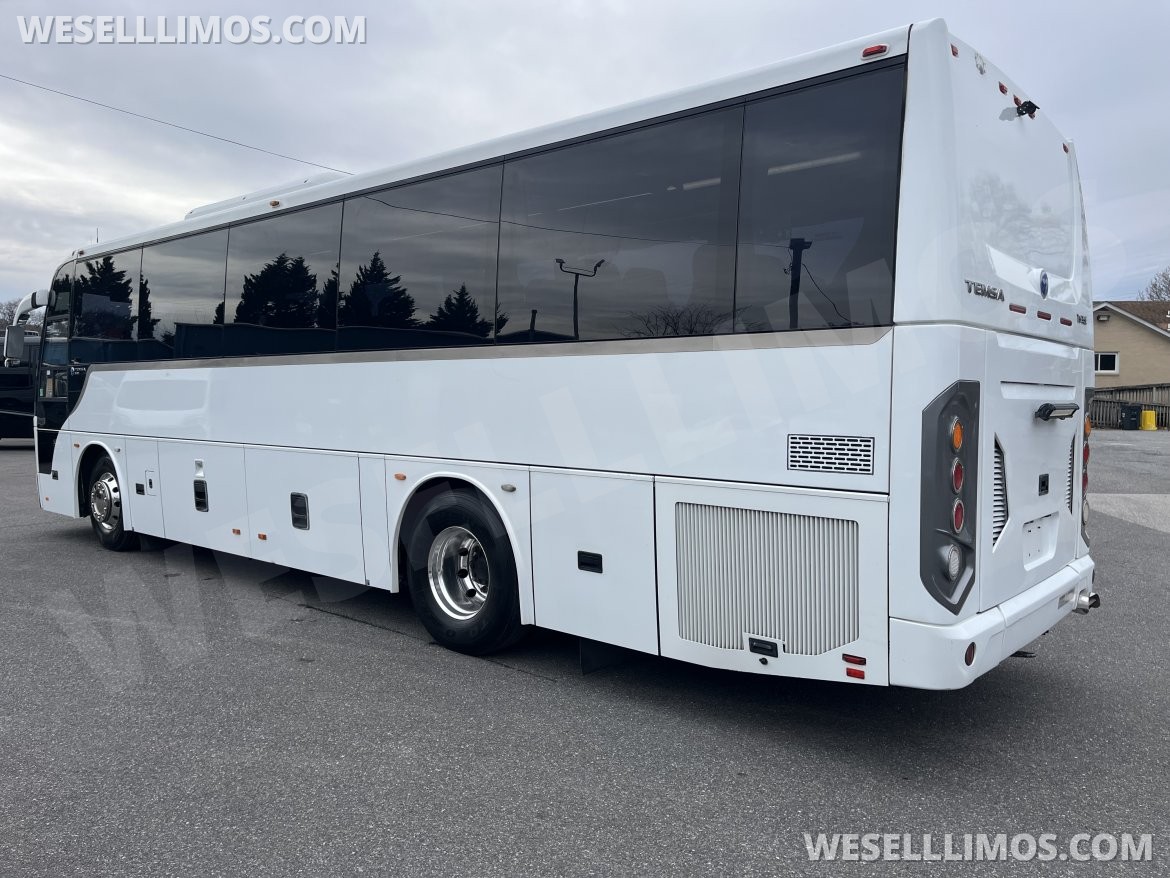 Motorcoach for Sale in Pasadena, MD - Photo 5