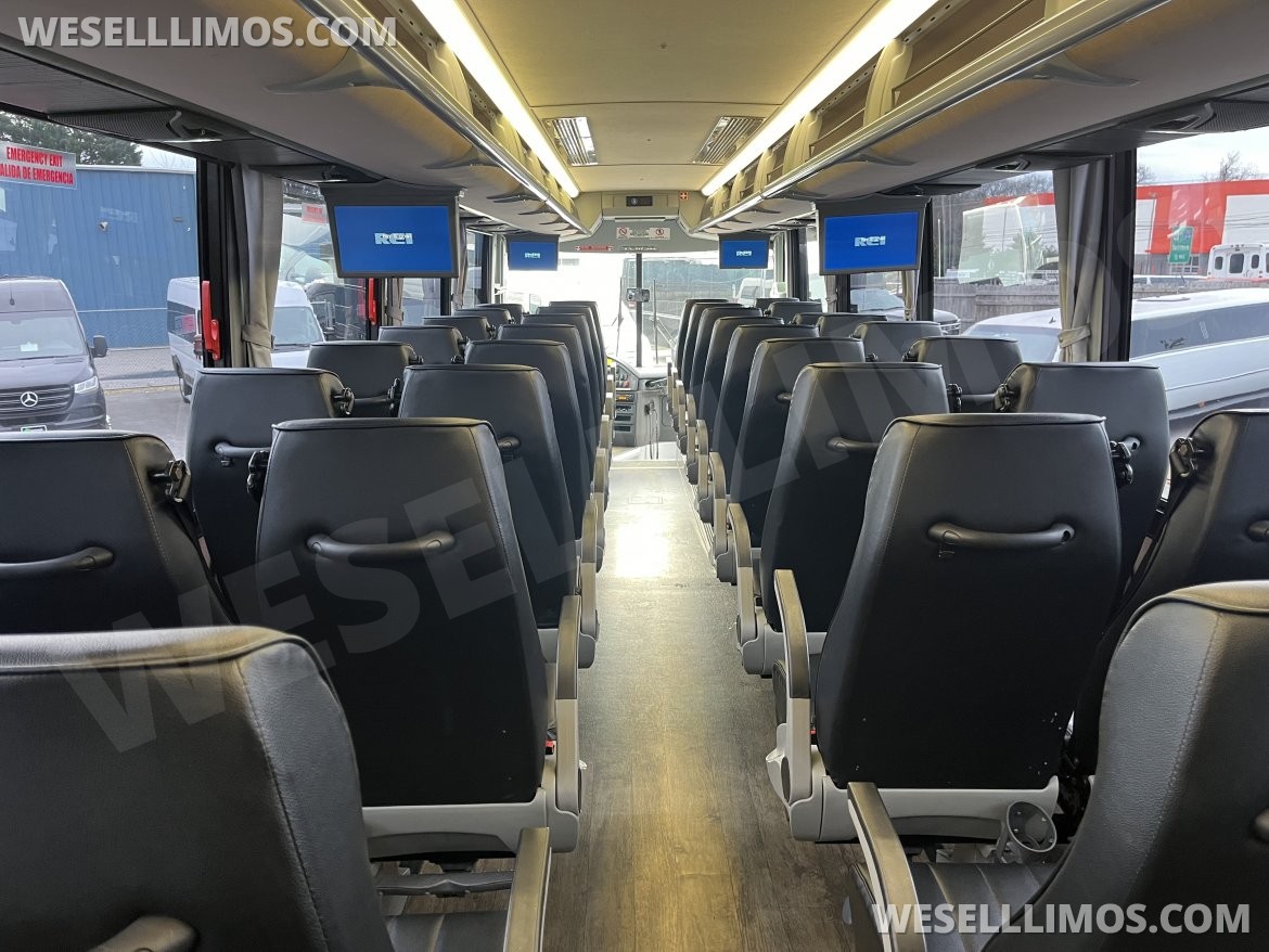 Motorcoach for Sale in Pasadena, MD - Photo 7