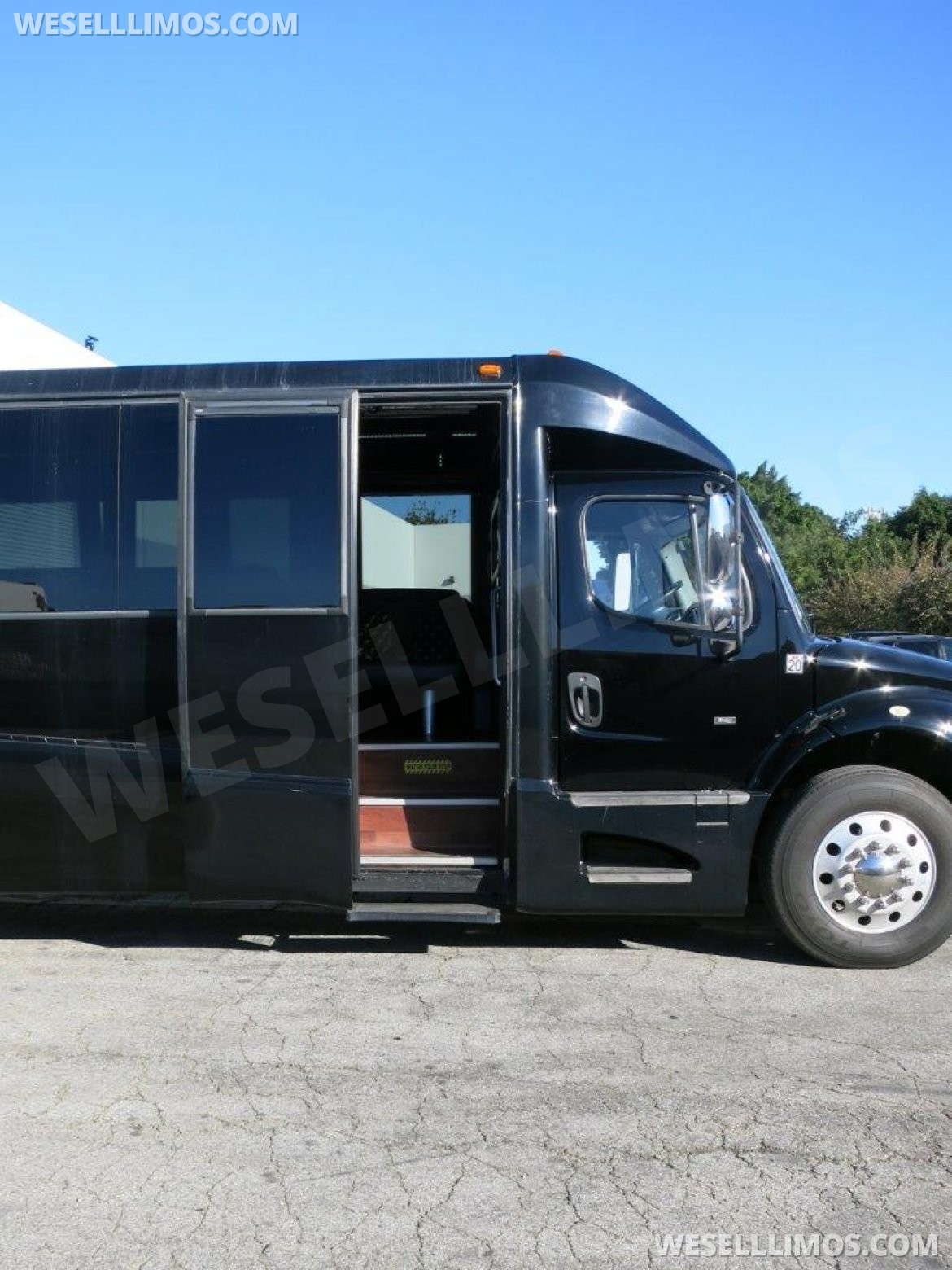 Limo Bus for Sale in CARSON, CA - Photo 7