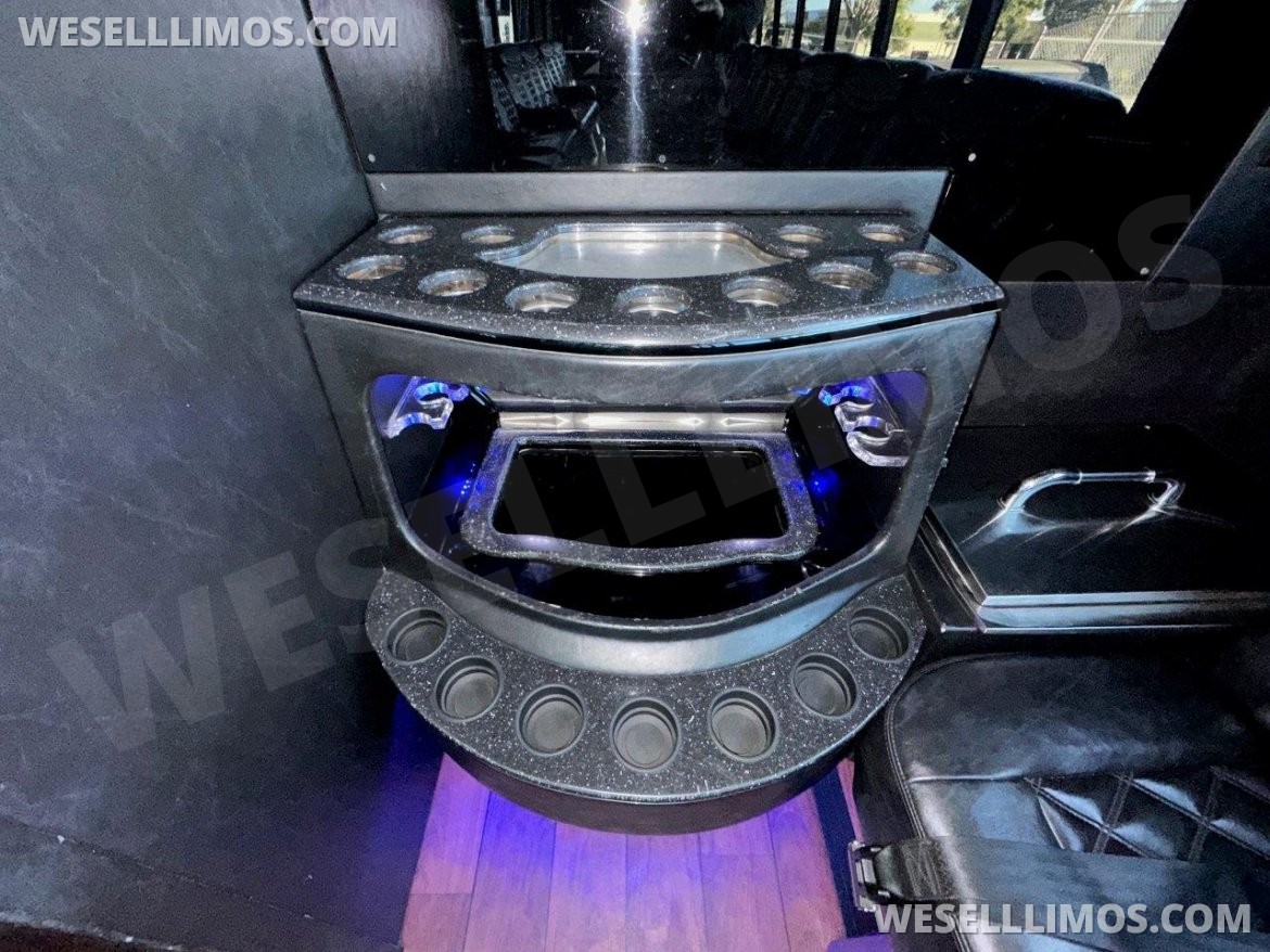 Limo Bus for Sale in CARSON, CA - Photo 15