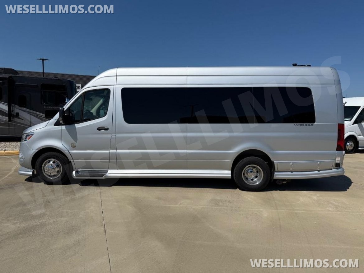 Motorcoach for Sale in Baton Rouge, LA - Photo 2