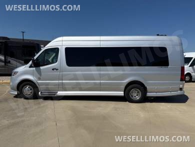 2025 OGV Luxury Coach V-Cruise 10OB Motorcoach - Motorcoach for Sale in Baton Rouge, LA - Photo 2