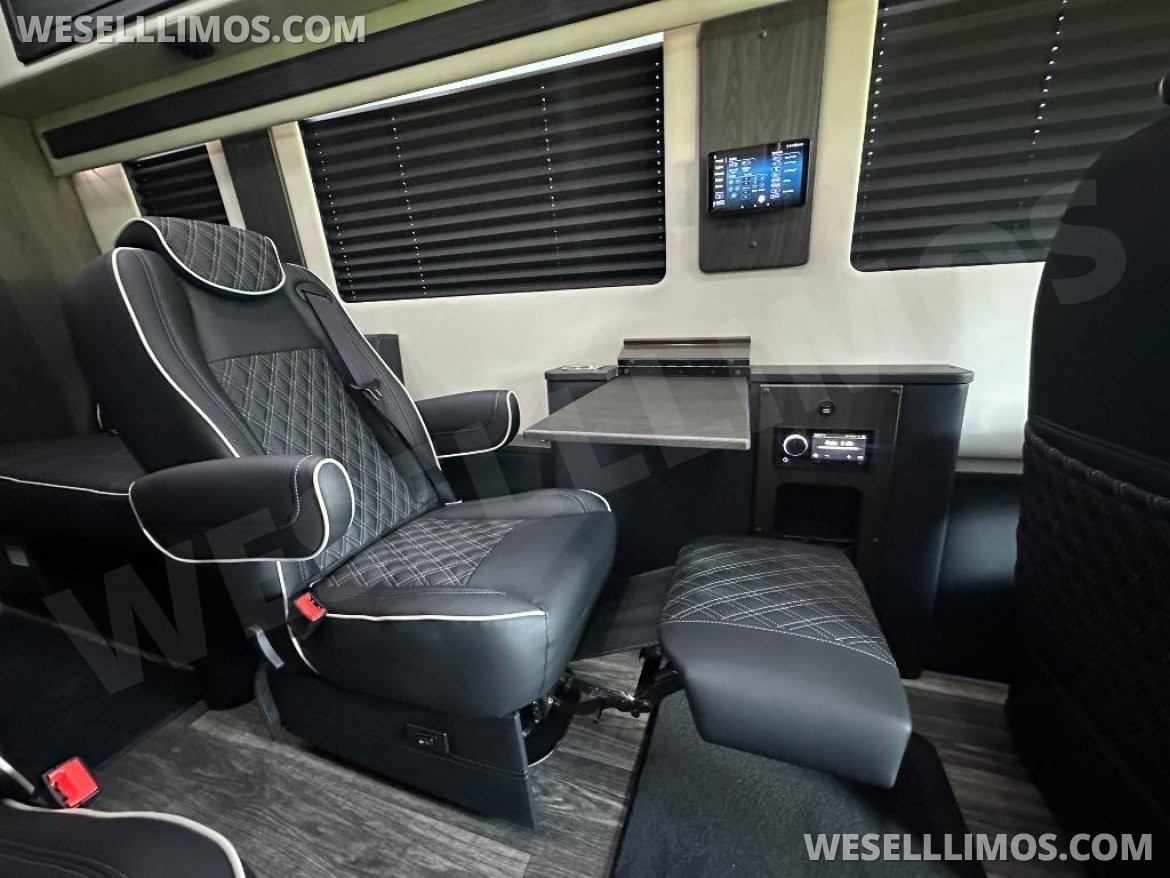 Motorcoach for Sale in Baton Rouge, LA - Photo 7