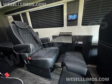 2025 OGV Luxury Coach V-Cruise 10OB Motorcoach - Motorcoach for Sale in Baton Rouge, LA - Photo 7