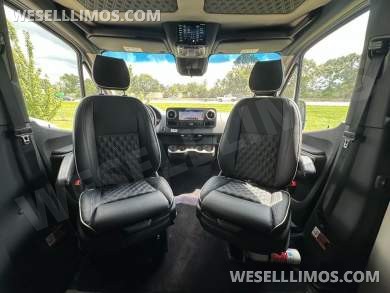 2025 OGV Luxury Coach V-Cruise 10OB Motorcoach - Motorcoach for Sale in Baton Rouge, LA - Photo 3
