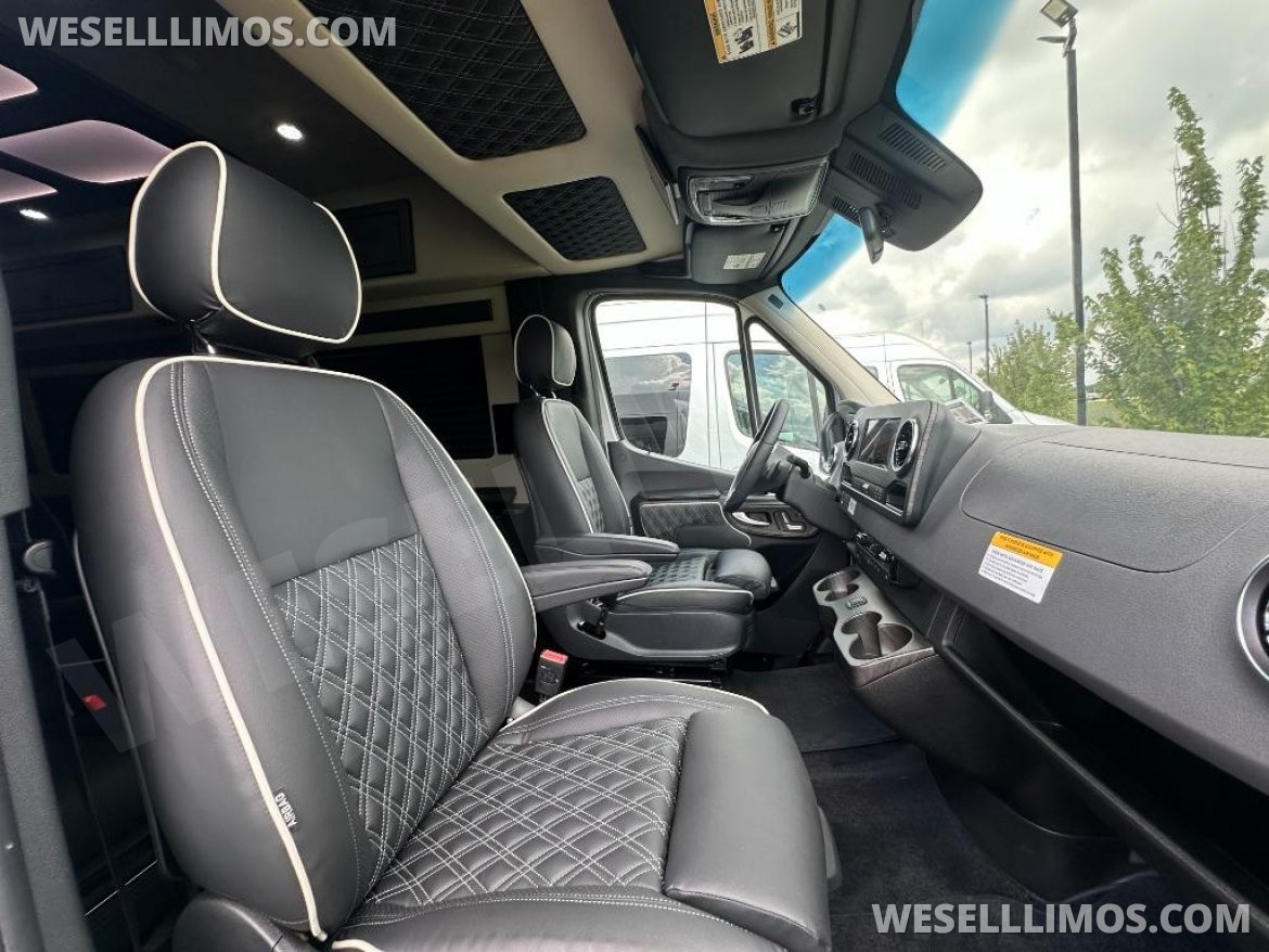 Motorcoach for Sale in Baton Rouge, LA - Photo 13