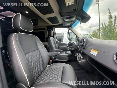 2025 OGV Luxury Coach V-Cruise 10OB Motorcoach - Motorcoach for Sale in Baton Rouge, LA - Photo 13