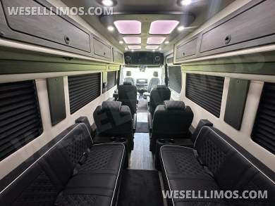 2025 OGV Luxury Coach V-Cruise 10OB Motorcoach - Motorcoach for Sale in Baton Rouge, LA - Photo 11