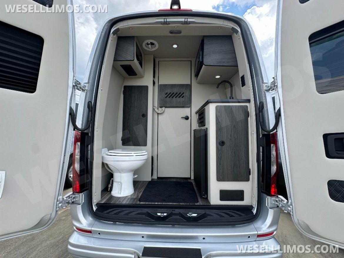 Motorcoach for Sale in Baton Rouge, LA - Photo 16