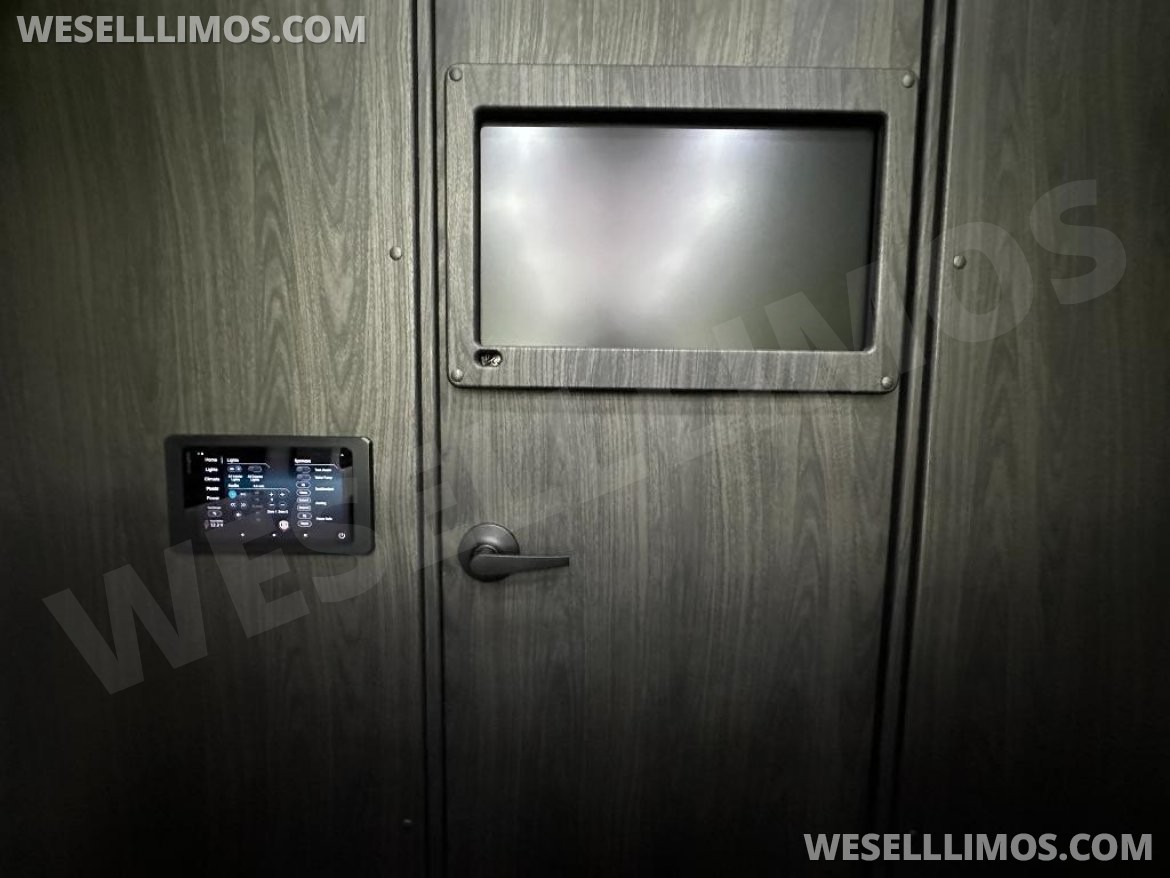 Motorcoach for Sale in Baton Rouge, LA - Photo 10