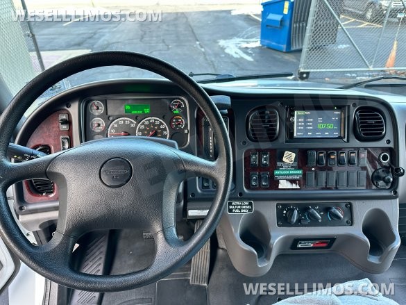 2017 Glaval Bus 2017 Executive Shuttle for Sale in addison, IL - Photo 2