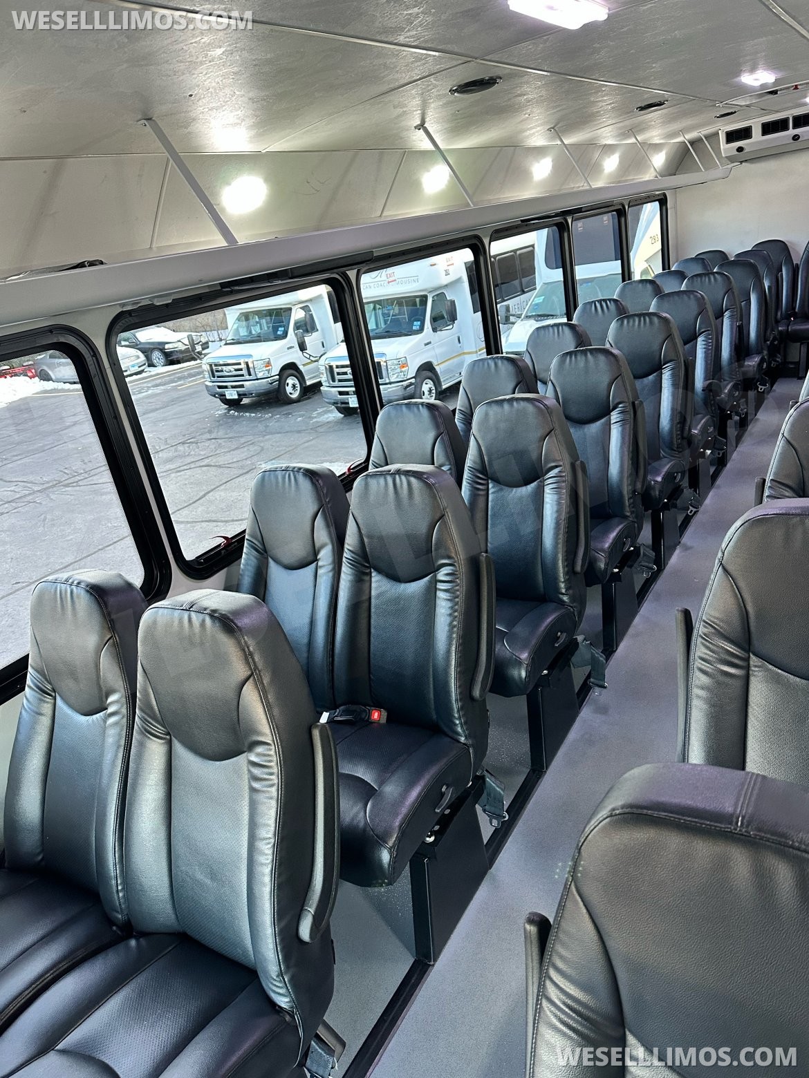 Executive Shuttle for Sale in addison, IL - Photo 4