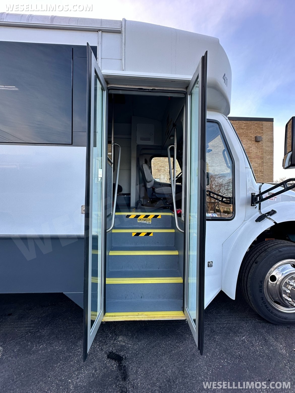 Executive Shuttle for Sale in addison, IL - Photo 5