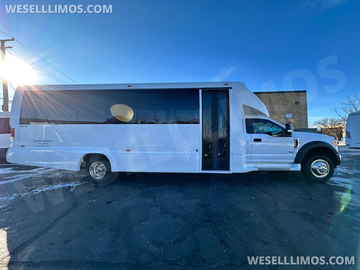 Executive Shuttle for Sale in Addison, IL - Photo 2