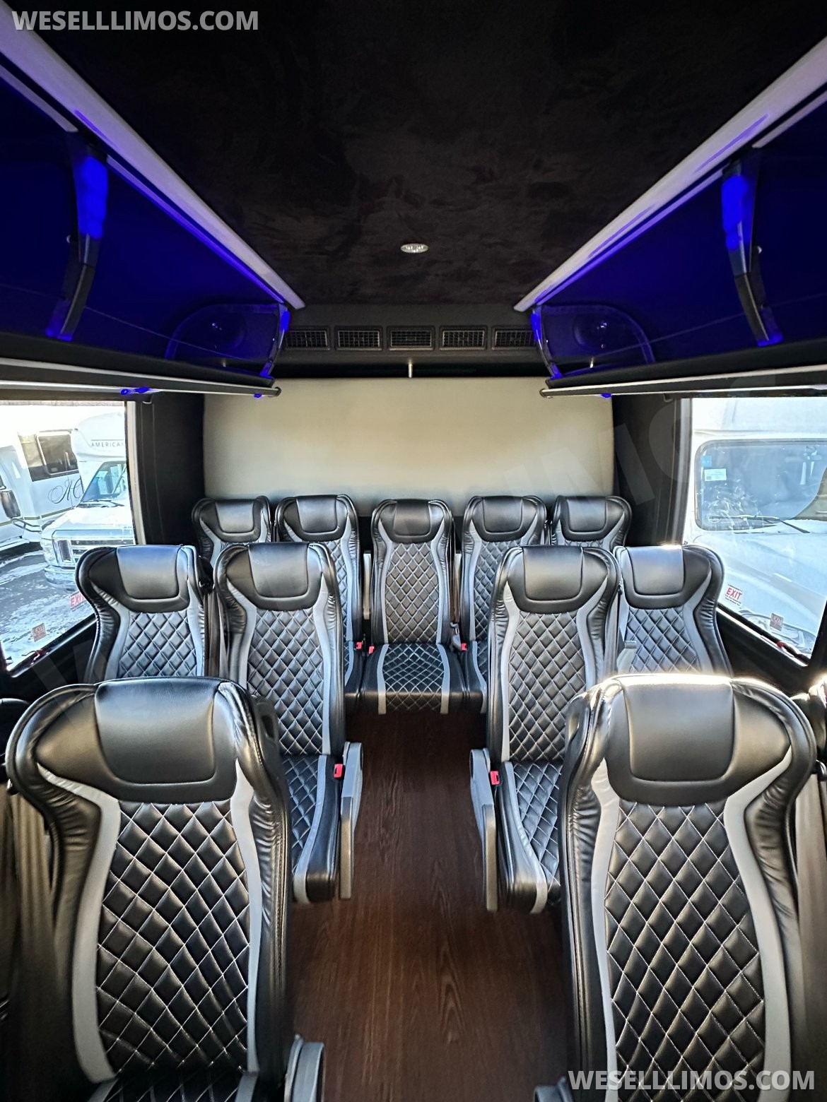 Executive Shuttle for Sale in Addison, IL - Main Photo