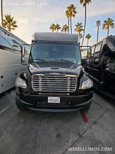 2015 Freightliner GM40 Executive Shuttle for Sale in Austin, TX