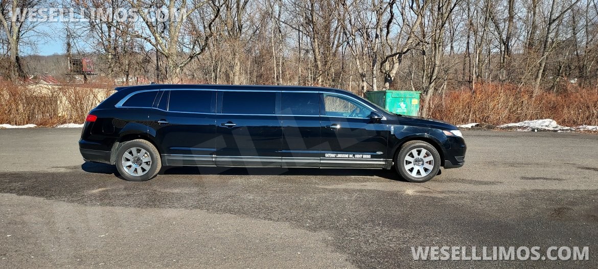 Limousine for Sale in Waterbury, CT - Main Photo