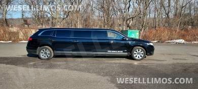 2017 Lincoln MKT Limousine for Sale in Waterbury, CT
