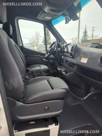 2025 Mercedes-Benz Sprinter Sprinter - Sprinter for Sale in Baldwin, NY - Photo 4
