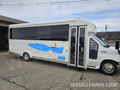 2016 Ford E450 Limo Bus for Sale in Hornell, NY