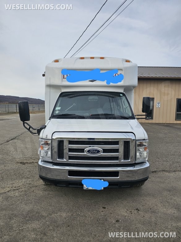2016 Ford E450 Limo Bus for Sale in Hornell, NY - Photo 2