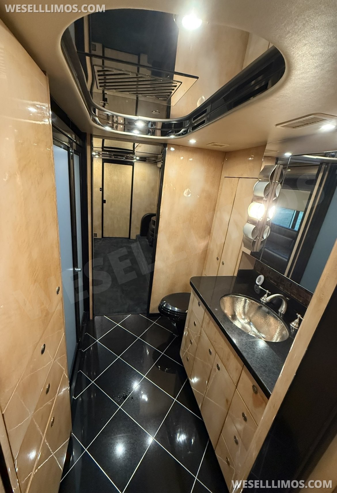 Motorcoach for Sale in CAYCE, SC - Photo 11