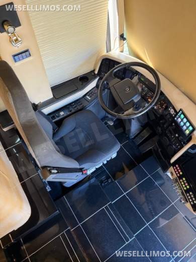 2004 Featherlite Prevost H3-45 VIP Executive Coach - Motorcoach for Sale in CAYCE, SC - Photo 14