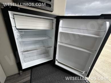2026 OGV Luxury Coach V-Cruise 10OB Full Wall Partition Sprinter - Sprinter for Sale in Baton Rouge, LA - Photo 22