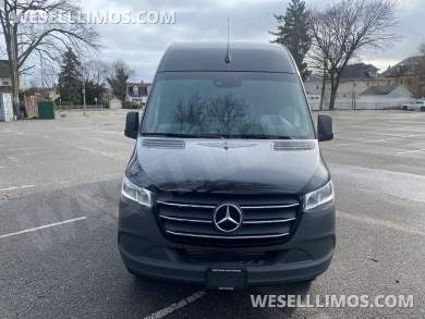 2025 Westwind Mercedes-Benz Sprinter Sprinter - Sprinter for Sale in Baldwin, NY - Photo 12