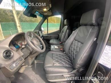 2025 Westwind Mercedes-Benz Sprinter Sprinter - Sprinter for Sale in Baldwin, NY - Photo 13