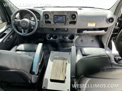 2025 Westwind Mercedes-Benz Sprinter Sprinter - Sprinter for Sale in Baldwin, NY - Photo 15