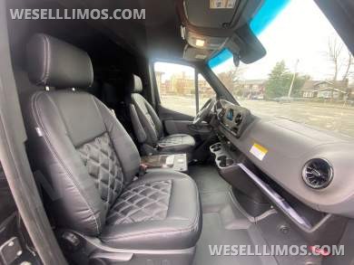 2025 Westwind Mercedes-Benz Sprinter Sprinter - Sprinter for Sale in Baldwin, NY - Photo 16