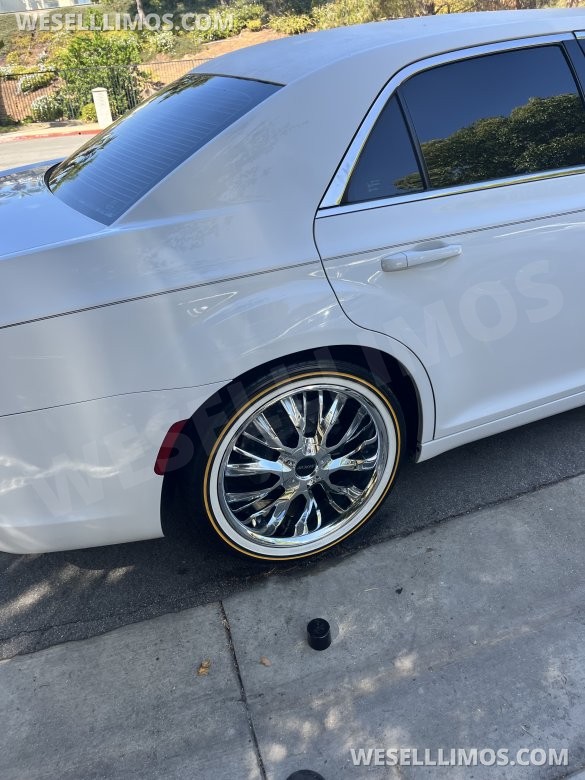 2019 Chrysler 300 Limousine for Sale in Yorba Linda, CA - Photo 3