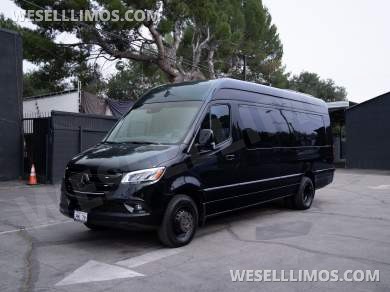 2021 Mercedes-Benz Sprinter 3500 dually Sprinter Limousine - Sprinter for Sale in Studio City, CA - Photo 2