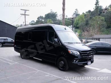 2021 Mercedes-Benz Sprinter 3500 dually Sprinter Limousine - Sprinter for Sale in Studio City, CA - Photo 4