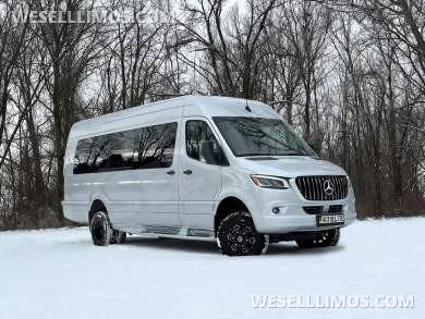 2023 AWD Dreamliner 12 Passenger Auto Elite Mercedes-Benz Sprinter - Sprinter for Sale in Elkhart, IN - Photo 46