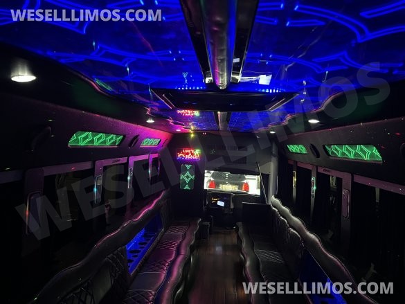 2013 International Bus Limo Bus for Sale in Modesto, CA - Photo 3