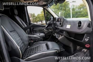 2025 OGV OGV Luxury Coach V-Cruise 100BA Sprinter - Sprinter for Sale in Addison, TX - Photo 14
