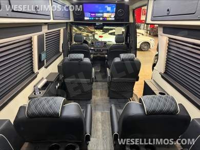 2025 OGV OGV Luxury Coach V-Cruise 100BA Sprinter - Sprinter for Sale in Addison, TX - Photo 20