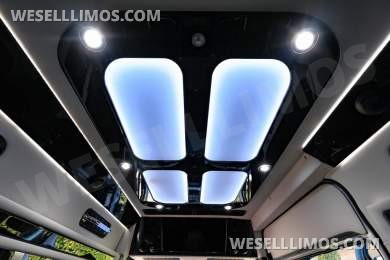 2026 Ultimate Toys Mercedes-Benz Ultimate Toys Freedom144 9 Passenger Sprinter - Sprinter for Sale in Dallas, TX - Photo 21