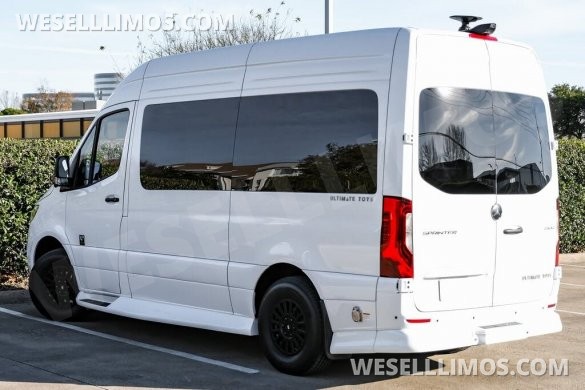 2026 Mercedes-Benz Ultimate Toys Freedom 144 9 Passanger Sprinter for Sale in Dallas, TX - Photo 3