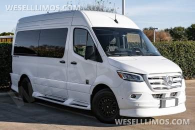 2026 Mercedes-Benz Ultimate Toys Freedom 144 9 Passanger Sprinter for Sale in Dallas, TX