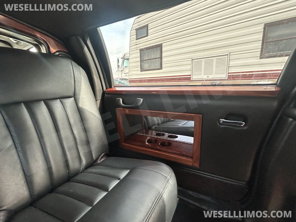 Limousine for Sale in St Charles, IL - Photo 17