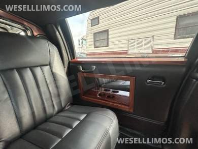 2007 Da Bryan Coach Lincoln Towncar  Limousine - Limousine for Sale in St Charles, IL - Photo 17