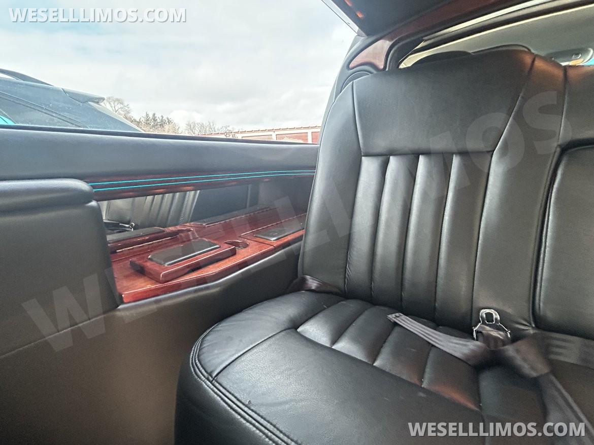 Limousine for Sale in St Charles, IL - Photo 18
