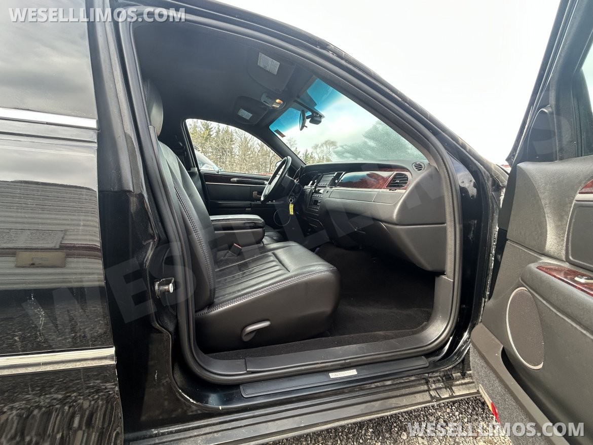 Limousine for Sale in St Charles, IL - Photo 21